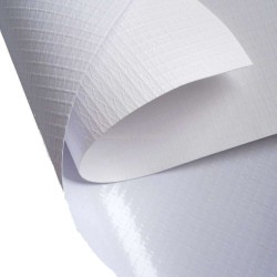 Μουσαμάς PVC 450 γραμμάρια Χωρίς Νευρώσεις. Σε Λευκό χρώμα & Διάσταση της Επιλογής σας. Τιμή τετραγωνικού Μέτρου